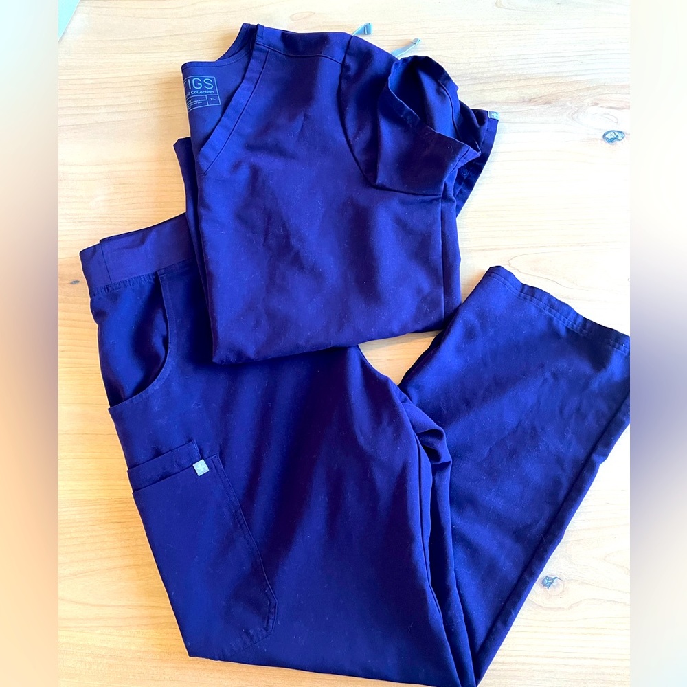 Purple Figs scrubs set: Casma Three Pocket Scrub Top and Kade Cargo Scrub Pant